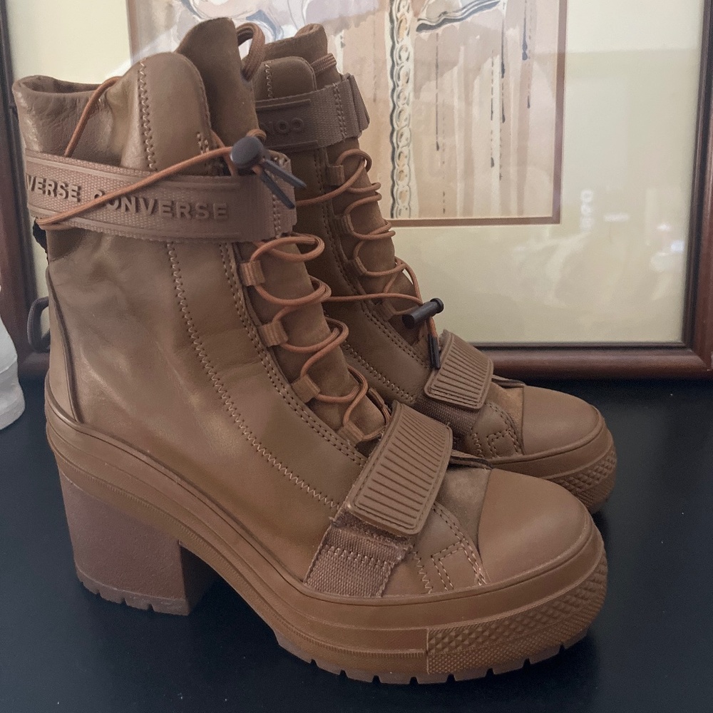 Converse GR82 Combat Boots in Camel Size 8